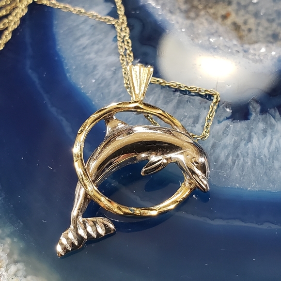 Dolphin Pendant Necklace. - Picture 2 of 11